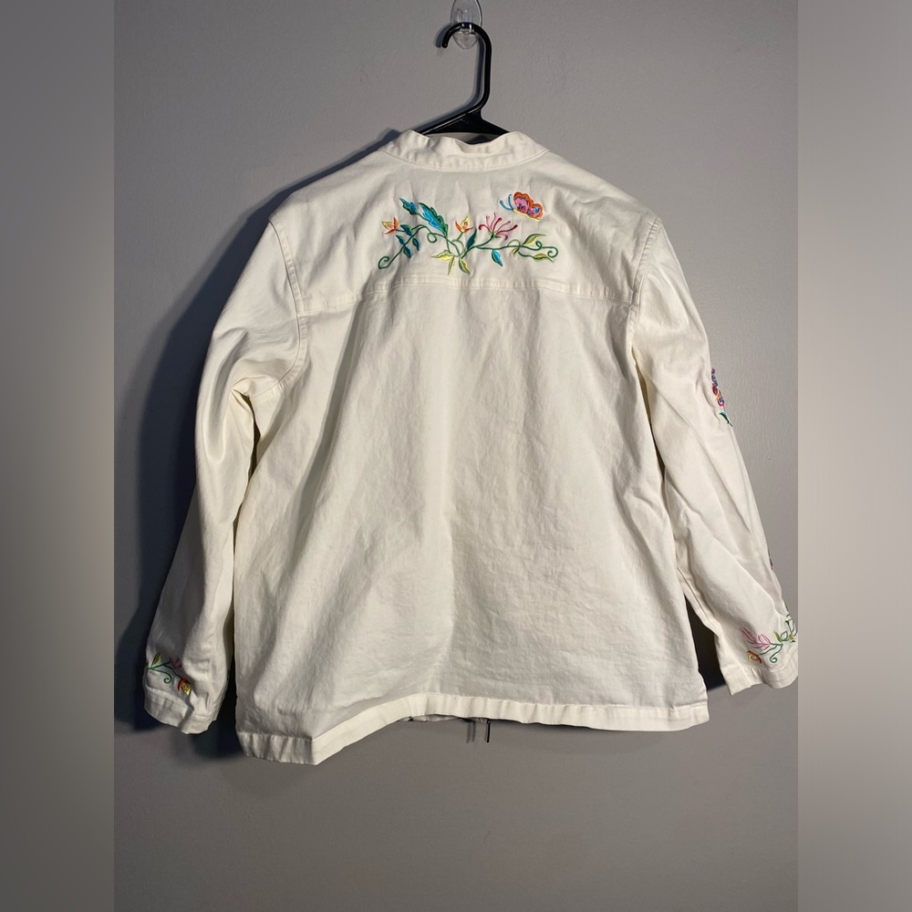 Item 113 Quacker Factory Embroidered Floral White Jacket - Picture 5 of 8
